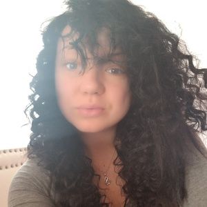 Meet your Posher, Mariola